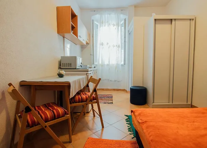 Sirena Apartman *
